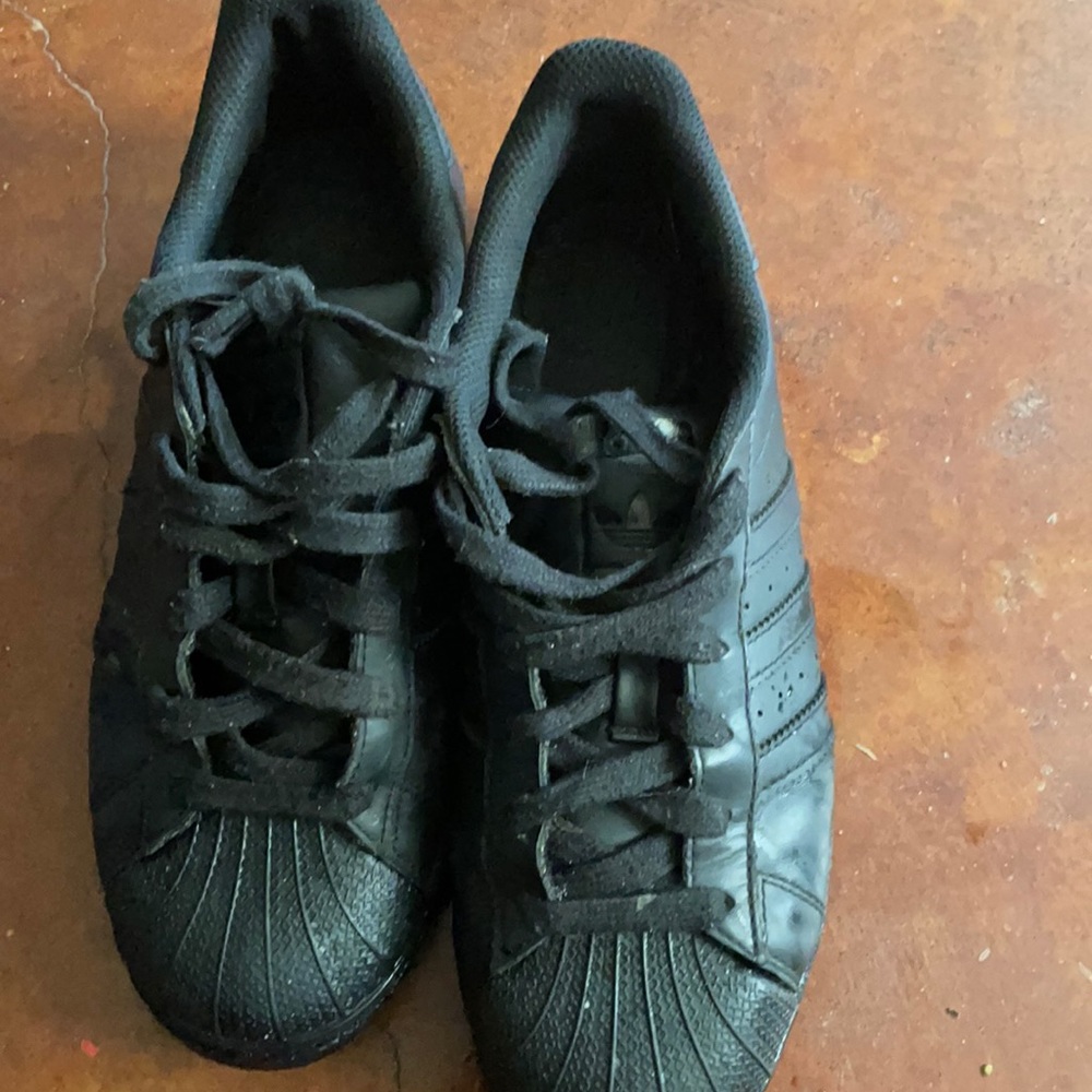 All black sheltoes good shape